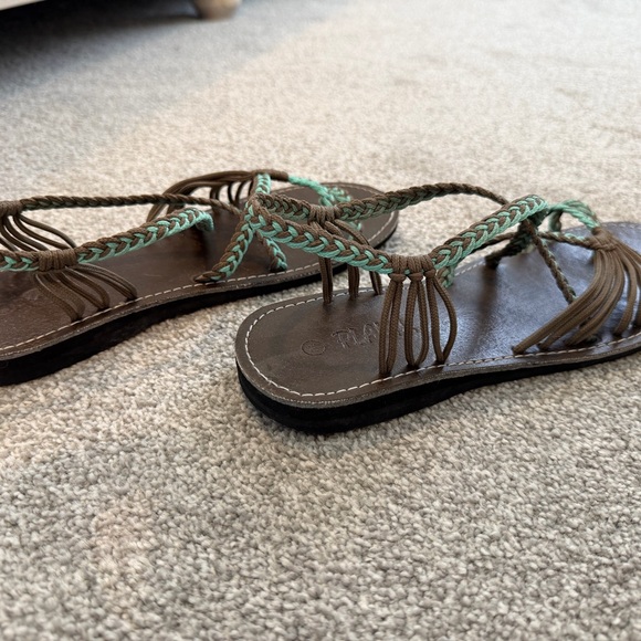 PLAKA Flat Women’s Sandals - Palm Leaf Braided Sandals in Turquoise - Picture 4 of 6